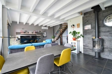 *** EXCLUSIVITE *** BIEN RARE ET COUP DE COEUR *** MAISON CHALET AVEC VUE DEGAGEE, PISCINE, JARDIN ET DEPENDANCES *** MOISSAT 63190 ***