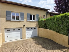 *** EXCLUSIVITE *** MAISON FAMILIALE AVEC PISCINE JARDIN ET DOUBLE GARAGE  *** ST-GEORGES-SUR-ALLIER 63800 ***