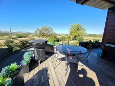*** EXCLUSIVITE *** BIEN RARE ET COUP DE COEUR *** MAISON CHALET AVEC VUE DEGAGEE, PISCINE, JARDIN ET DEPENDANCES *** MOISSAT 63190 ***