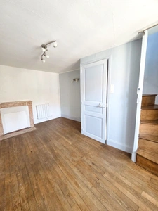 *** EXCLUSIVITE *** JOLIE MAISON DE VILLE AU COEUR DE BILLOM 63160 ***