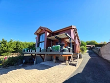 *** EXCLUSIVITE *** BIEN RARE ET COUP DE COEUR *** MAISON CHALET AVEC VUE DEGAGEE, PISCINE, JARDIN ET DEPENDANCES *** MOISSAT 63190 ***