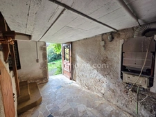 *** EXCLUSIVITE *** MAISON EN PIERRE AVEC JARDIN ET DEPENDANCES A RENOVER *** ISSERTEAUX 63270 ***