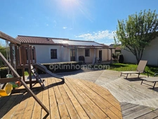 *** EXCLUSIVITE *** PLAIN-PIED 5 CHAMBRES, COUR, JARDIN ET GRAND ATELIER*** BILLOM 63160