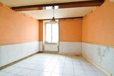 *** LOCAL COMMERCIAL + MAISON A RENOVER EN CENTRE VILLE - BILLOM 63160 ***