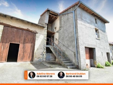 EXCLUSIVITE / Maison de village à rénover avec jardin et plusieurs dépendances