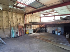 *** MAISON PLAIN-PIED A RENOVER AVEC JARDIN ET DEPENDANCE *** ESTANDEUIL 63520 ***