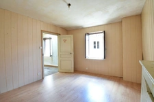 *** EXCLUSIVITE *** MAISON DE VILLE AVEC PETIT GARAGE ET CAVE - A RENOVER *** BILLOM 63160 ***