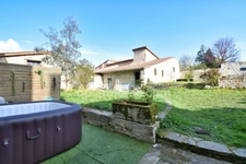 *** EXCLUSIVITE *** GRANDE MAISON DE VILLE AVEC JARDIN ET DEPENDANCES *** BILLOM 63160 ***