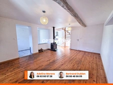 *** EXCLUSIVITE *** MAISON 2 CHAMBRES + COUR + DEPENDANCES *** MUR SUR ALLIER 63115 ***