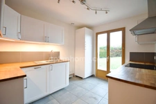 *** EXCLUSIVITE *** MAISON 3 CHAMBRES AVEC JARDIN ET GARAGE *** ESTANDEUIL 63520