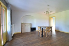 *** EXCLUSIVITE *** MAISON MITOYENNE AVEC JARDINET ET DEPENDANCE *** AUZELLES ***