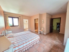 *** EXCLUSIVITE *** TRES BELLE PROPRIETE EN PIERRE - BIEN RARE *** EGLISENEUVE PRES BILLOM 63160 ***