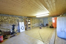 *** EXCLUSIVITE *** MAISON MITOYENNE AVEC JARDINET ET DEPENDANCE *** AUZELLES ***