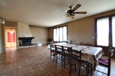*** MAISON PLAIN-PIED A RENOVER AVEC JARDIN ET DEPENDANCE *** ESTANDEUIL 63520 ***