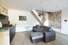 *** EXCLUSIVITE *** ENSEMBLE DE 2 MAISONS AVEC COUR *** FAYET-LE-CHÂTEAU 63160 ***