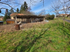 *** MAISON PLAIN-PIED A RENOVER AVEC JARDIN ET DEPENDANCE *** ESTANDEUIL 63520 ***