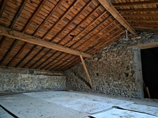 *** EXCLUSIVITE *** MAISON MITOYENNE AVEC JARDINET ET DEPENDANCE *** AUZELLES ***
