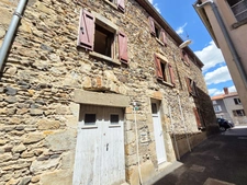 *** EXCLUSIVITE *** MAISON DE VILLE AVEC PETIT GARAGE ET CAVE - A RENOVER *** BILLOM 63160 ***