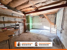 *** EXCLUSIVITE *** MAISON 2 CHAMBRES + COUR + DEPENDANCES *** MUR SUR ALLIER 63115 ***