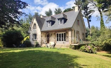 🏡 Maison familiale avec grand terrain – à rénover 🌳