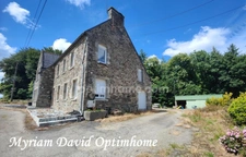Maison de caractère de 166 m² avec beaux volumes et fort potentiel – Plouguernevel