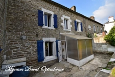 Maison en pierre à rénovée à SAINT NICOLAS DU PELEM (22)