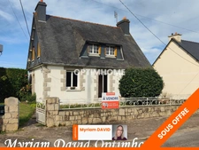 Maison familiale avec vie de plain-pied possible, proche du centre de Plouguernével