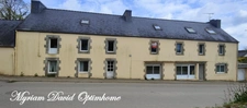 🏡  Maison avec local et hangar – Paule (22340)
