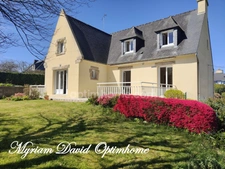 Maison 183 m² 5 chambres jardin 1600 m² Rostrenen proche centre