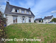 Maison familiale avec jardin et sous-sol complet à Callac (22)
