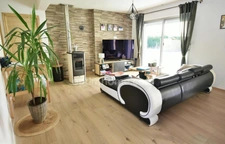 ✨ Élégante maison rénovée avec piscine et grand garage à Rostrenen