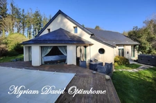 ? Maison d’architecte avec piscine et parc de 6 000 m² – Rostrenen ?