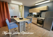 Immeuble de rapport rénové – 2 appartements + local commercial – Rostrenen centre