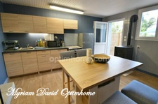 Immeuble de rapport rénové – 2 appartements + local commercial – Rostrenen centre