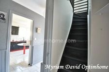 Maison familiale 171 m² – DPE C – 5 chambres – Terrain paysagé de 2 400 m² – Rostrenen