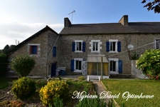 Maison en pierre à rénovée à SAINT NICOLAS DU PELEM (22)