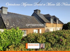 Domaine de 3 habitations, une longère à rénover, un four à pain, 2 puits et 2ha de terrain.