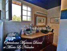 Domaine de 3 habitations, une longère à rénover, un four à pain, 2 puits et 2ha de terrain.
