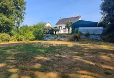 Maison familiale 171 m² – DPE C – 5 chambres – Terrain paysagé de 2 400 m² – Rostrenen