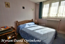 Maison avec 4 chambres et grand terrain à Rostrenen