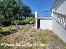 Maison familiale 171 m² – DPE C – 5 chambres – Terrain paysagé de 2 400 m² – Rostrenen