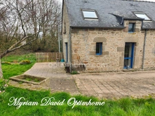 Deux longères habitables sans travaux au cœur d’un hameau paisible