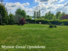 Maison familiale avec vue sur le lac de Glomel – 5 chambres – 2 000 m² de terrain