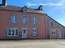 Maison en pierre à rénovée à SAINT NICOLAS DU PELEM (22)