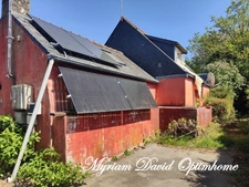 🏡 Un havre de paix atypique avec piscine et indépendance énergétique