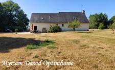 Propriété de 173 m² avec appartement indépendant et 9 000 m² de terrain à 7 mn Rostrenen