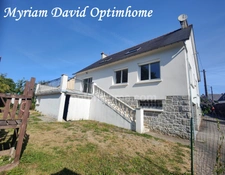 Maison familiale 171 m² – DPE C – 5 chambres – Terrain paysagé de 2 400 m² – Rostrenen