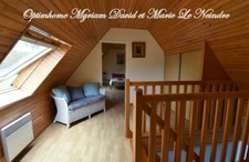 Domaine de 3 habitations, une longère à rénover, un four à pain, 2 puits et 2ha de terrain.