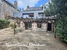 Maison de caractère 5 chambres – Jardin - T1- Coeur de Rostrenen
