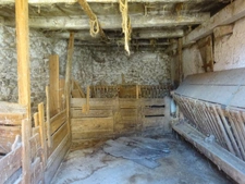 Ancien corps de ferme à rénover / 40m² + Annexes / Terrain 471m² DOMPIERRE LES ORMES (71)